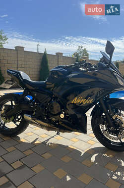 Мотоцикл Спорт-туризм Kawasaki Ninja 650R 2019 в 
