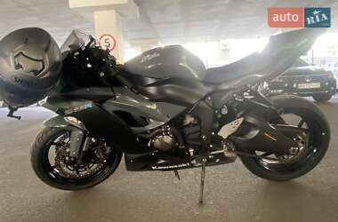 Спортбайк Kawasaki Ninja ZX-6R 2022 в 