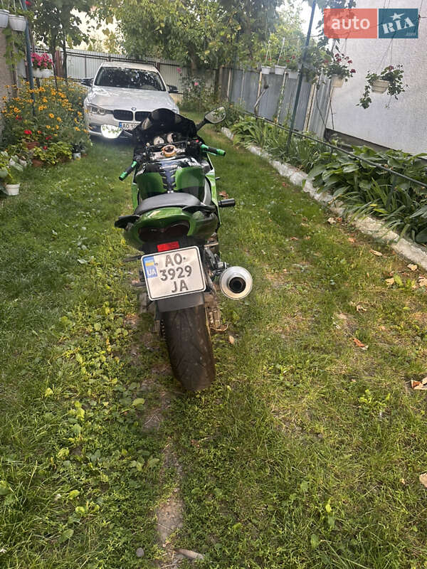 Спортбайк Kawasaki Ninja ZX-6R 2001 в Ужгороді фото 3 Спортбайк Kawasaki Ninja ZX-6R 2001 в Ужгороді