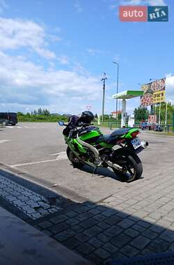Спортбайк Kawasaki Ninja ZX-6R 2001 в 