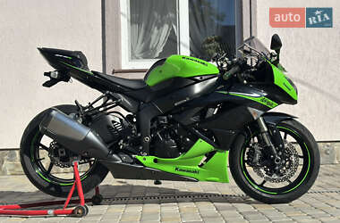 Спортбайк Kawasaki Ninja ZX-6R 2010 в 