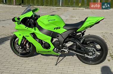 Kuruteku KAWASAKI 2023 Ninja ZX-4R - Адамото - Мотоцикли з Японії