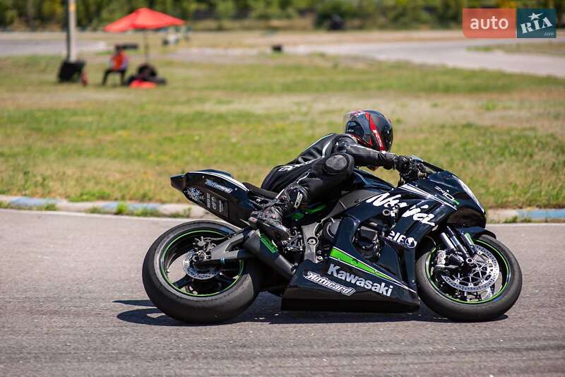 Спортбайк Kawasaki Ninja 2020 в 