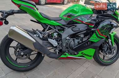 Спортбайк Kawasaki Ninja 2024 в 