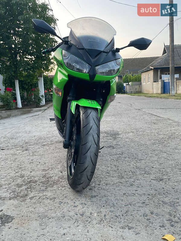 Мотоцикл Спорт-туризм Kawasaki Ninja 2011 в Сарате