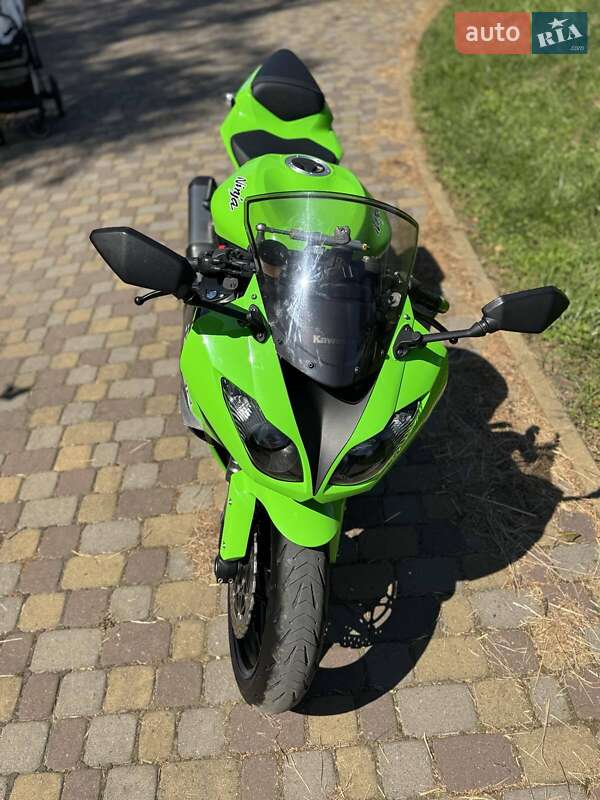 Спортбайк Kawasaki Ninja 2012 в Киеве фото 7 Спортбайк Kawasaki Ninja 2012 в Киеве