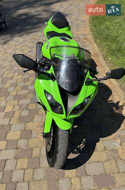 Спортбайк Kawasaki Ninja 2012 в 