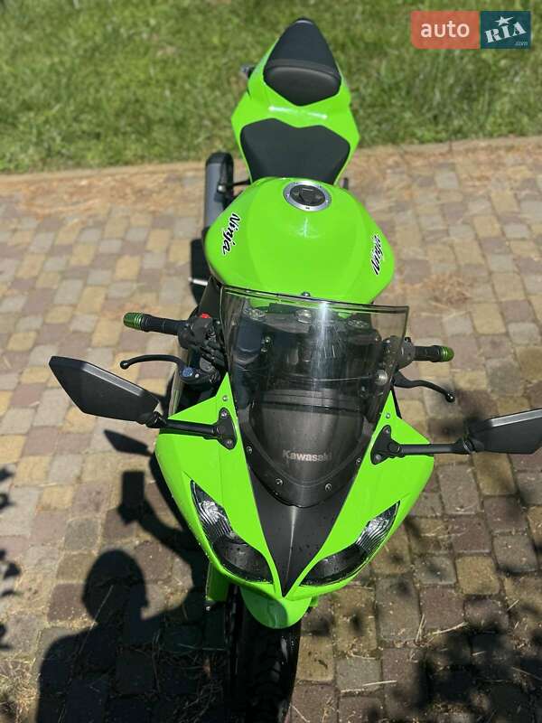 Спортбайк Kawasaki Ninja 2012 в Киеве фото 12 Спортбайк Kawasaki Ninja 2012 в Киеве