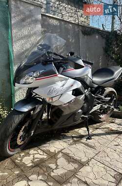 Спортбайк Kawasaki Ninja 2015 в Славянске