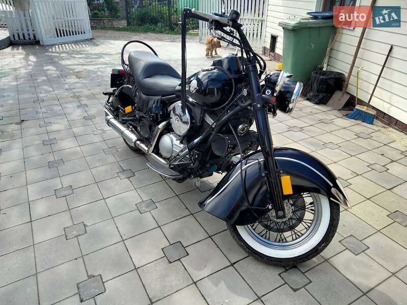 Мотоцикл Круізер Kawasaki Vulcan 2000 в 