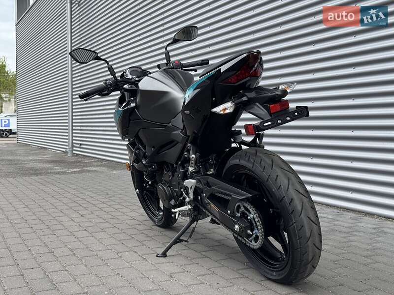 Мотоцикл Без обтекателей (Naked bike) Kawasaki Z 400 2023 в Киеве