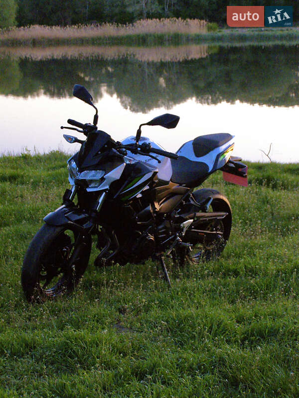 Мотоцикл Без обтекателей (Naked bike) Kawasaki Z 400 2019 в Гайвороне