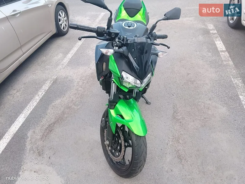 Kawasaki Z 400 2021