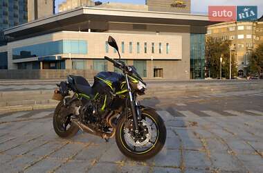 Мотоцикл Без обтекателей (Naked bike) Kawasaki Z 650 2020 в 