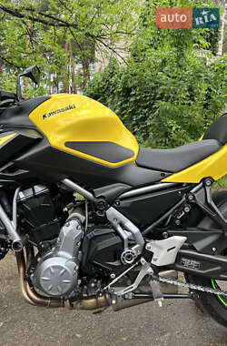 Мотоцикл Без обтекателей (Naked bike) Kawasaki Z 650 2018 в 