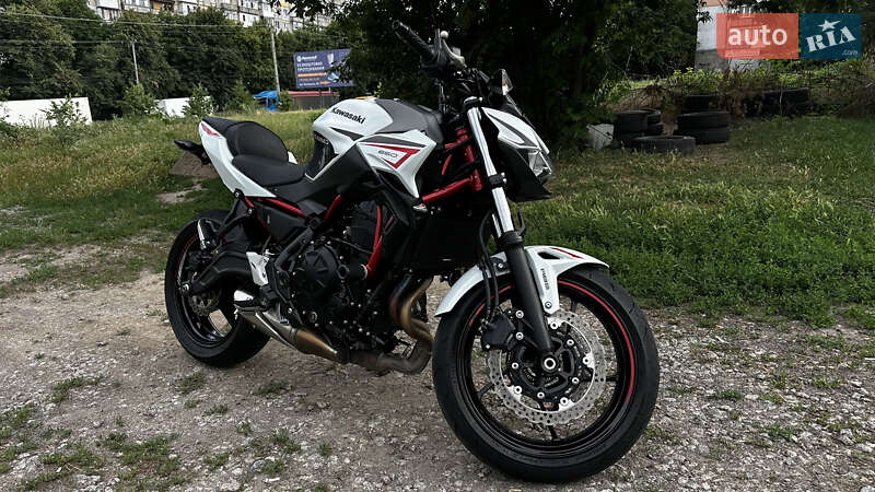 Мотоцикл Без обтекателей (Naked bike) Kawasaki Z 650 2022 в Кропивницком