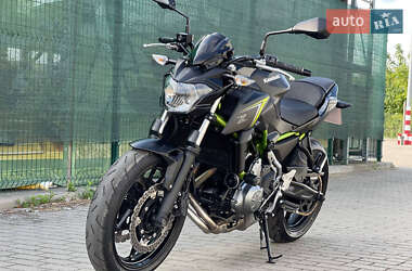 Мотоцикл Без обтекателей (Naked bike) Kawasaki Z 650 2018 в 