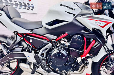 Спортбайк Kawasaki Z 650 2022 в 