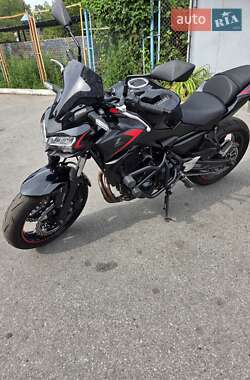 Мотоцикл Без обтекателей (Naked bike) Kawasaki Z 650 2023 в 