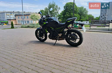 Мотоцикл Спорт-туризм Kawasaki Z 650 2022 в 