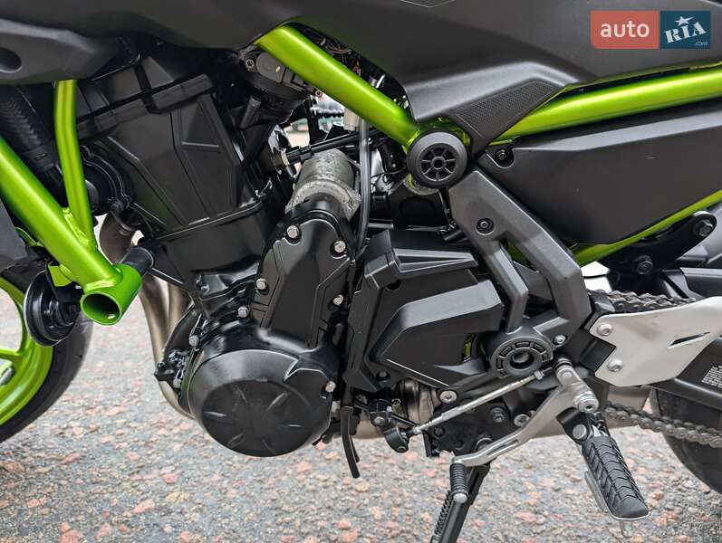 Мотоцикл Без обтекателей (Naked bike) Kawasaki Z 650 2021 в Киеве
