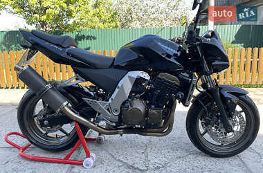 Мотоцикл Без обтекателей (Naked bike) Kawasaki Z 750 2005 в 