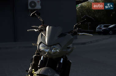 Спортбайк Kawasaki Z 750R 2004 в 