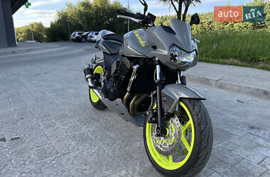 Спортбайк Kawasaki Z 750R 2004 в 