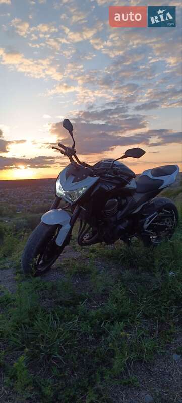 Мотоцикл Без обтікачів (Naked bike) Kawasaki Z 800 2016 в Ізюмі