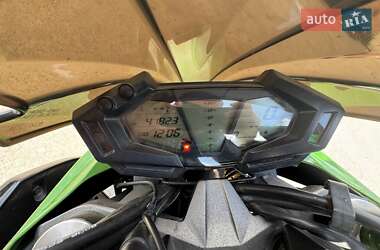Мотоцикл Без обтекателей (Naked bike) Kawasaki Z 800 2013 в 