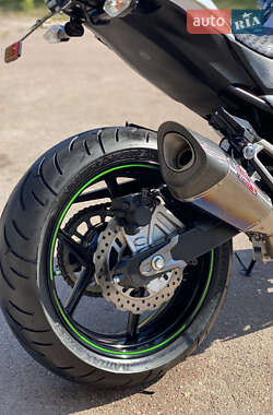 Мотоцикл Без обтекателей (Naked bike) Kawasaki Z 800 2013 в 