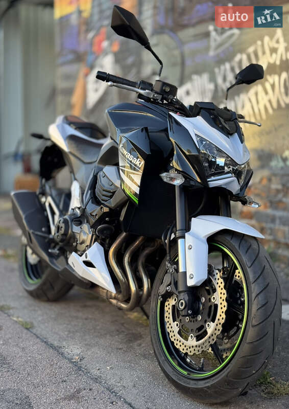 Мотоцикл Без обтекателей (Naked bike) Kawasaki Z 800 2013 в Киеве