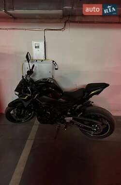 Мотоцикл Без обтекателей (Naked bike) Kawasaki Z900 2024 в 