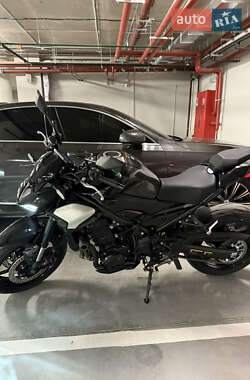 Мотоцикл Без обтекателей (Naked bike) Kawasaki Z900 2025 в Киеве