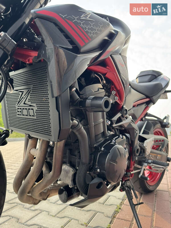 Мотоцикл Без обтекателей (Naked bike) Kawasaki Z900 2021 в Киеве