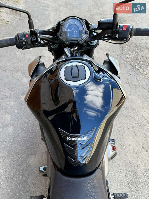 Мотоцикл Без обтекателей (Naked bike) Kawasaki Z900 2018 в Днепре фото 26 Мотоцикл Без обтекателей (Naked bike) Kawasaki Z900 2018 в Днепре