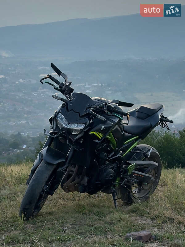 Спортбайк Kawasaki Z900 2023 в Сваляве
