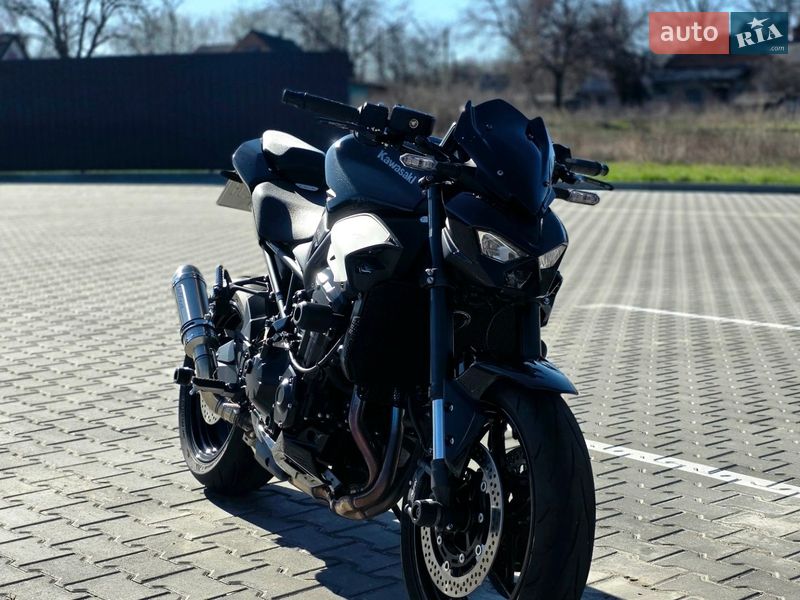 Мотоцикл Без обтекателей (Naked bike) Kawasaki Z900 2025 в Тараще