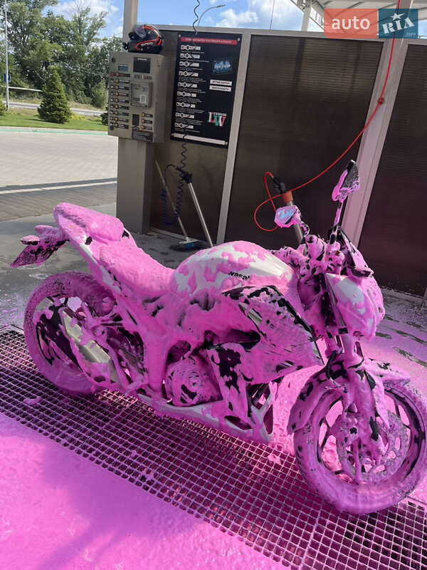 Мотоцикл Без обтікачів (Naked bike) Kawasaki Z 2014 в Кагарлику