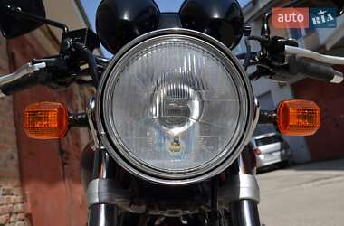 Мотоцикл Классик Kawasaki ZR 2001 в 