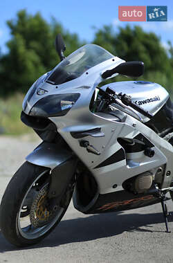 Спортбайк Kawasaki ZX 6R 2000 в Турбовом