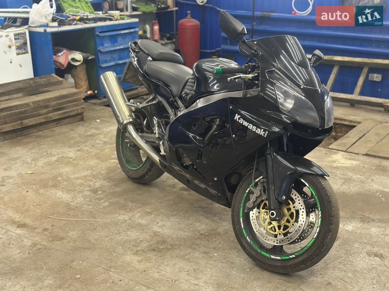 Kawasaki ZX 9R 2004