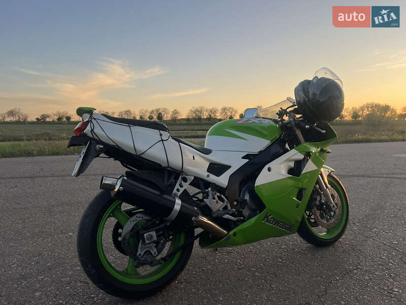 Мотоцикли Кавасакі Зх бу в Україні: купити Мотоцикл Kawasaki