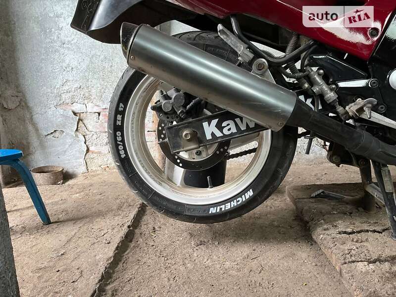 Спортбайк Kawasaki ZZR 400 1992 в Нерубайське