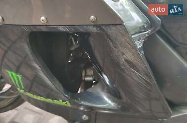 Мотоцикл Спорт-туризм Kawasaki ZZR 400 2004 в 