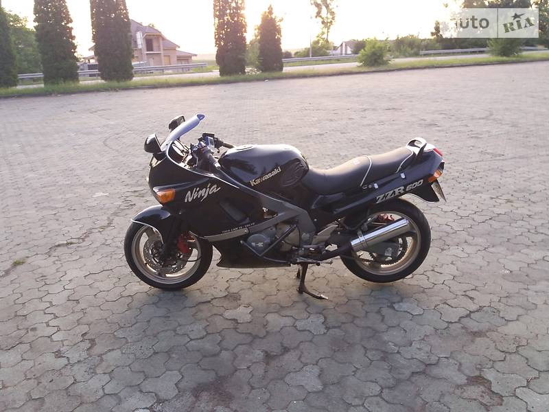 Мотоциклы Kawasaki ZZR 1996 в Дубно