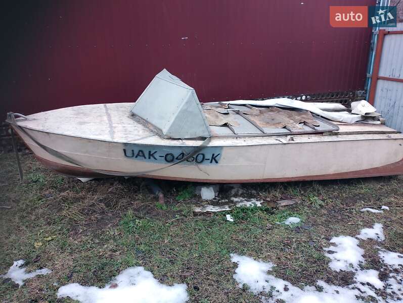 Лодка Казанка 1 1965 в Чернигове