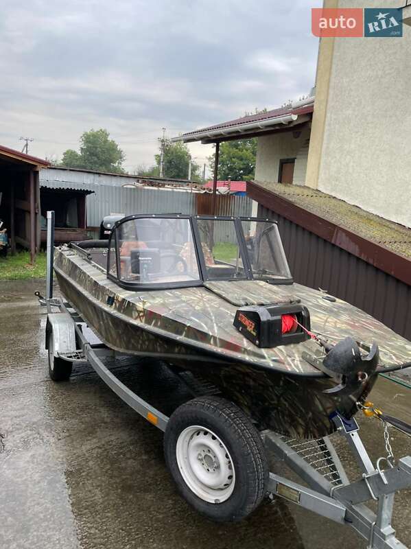 Човен Казанка 5М3 1984 в Вишгороді