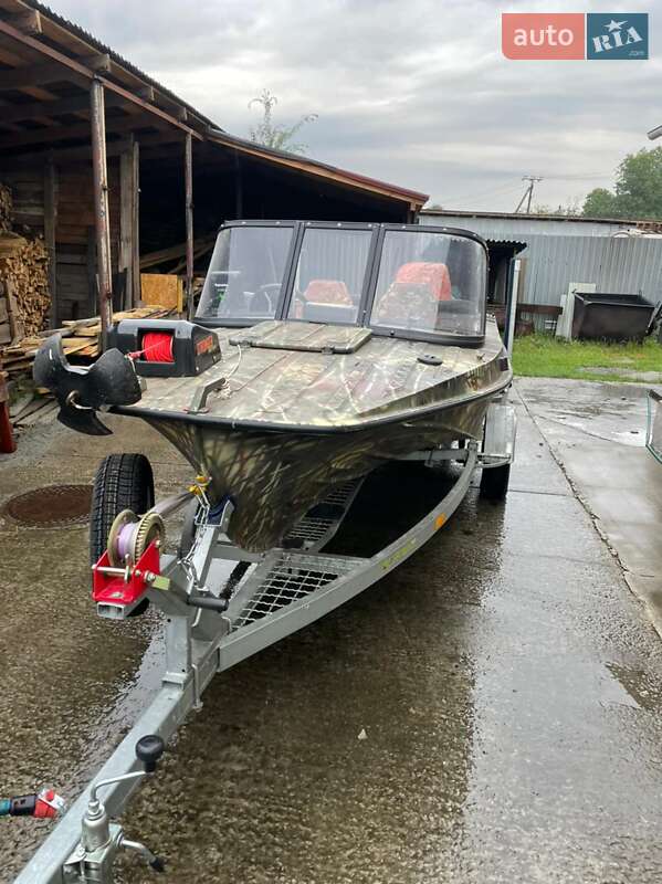 Човен Казанка 5М3 1984 в Вишгороді