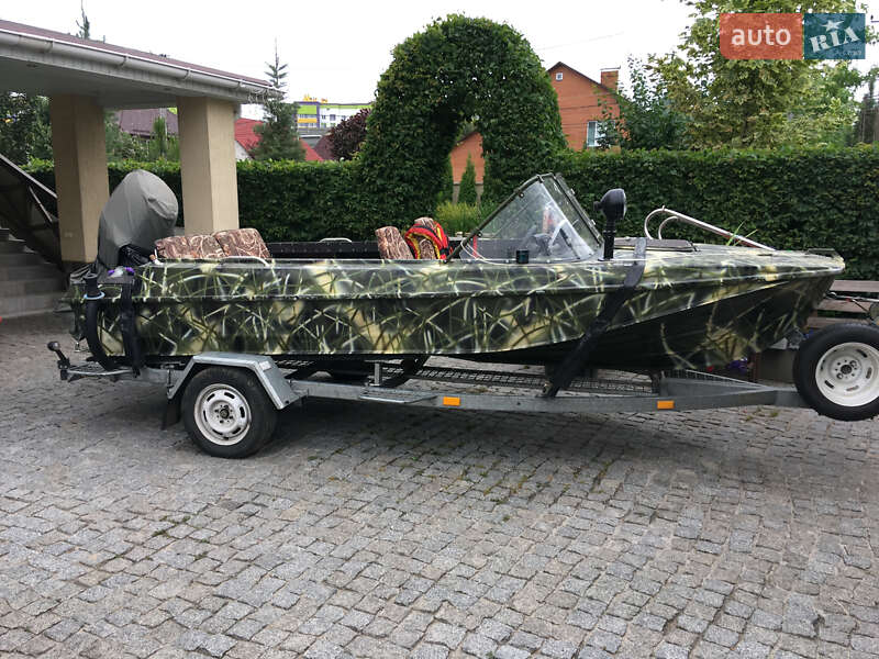 Лодка Казанка 5М3 1990 в 